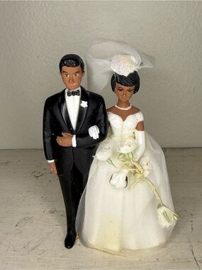 Wilton Bride and Groom Wedding Cake Topper African American Tulle Veil, Flower
